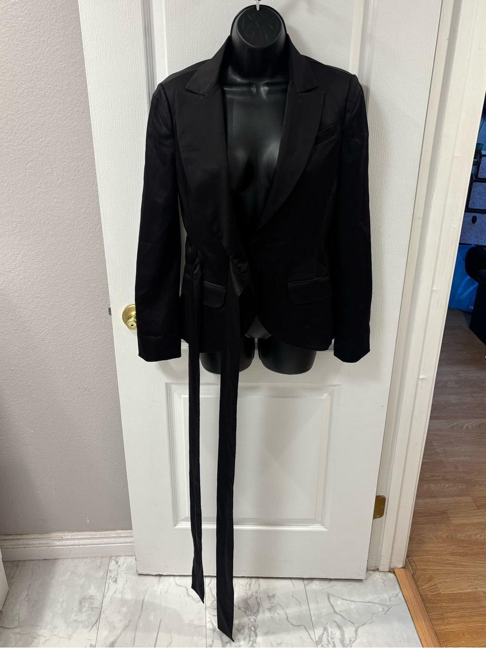 BCBGMaxAzria Satin Tailored Single-Breast Black Wrap Tie Back Blazer Classic XS - Picture 3 of 9